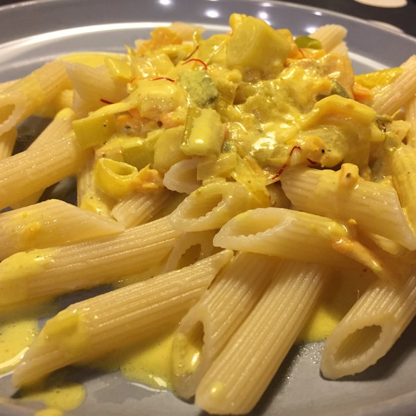 Pâtes au saumon safran et poireaux