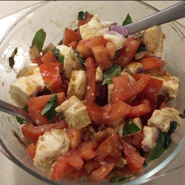 Tomates mozzarella basilic